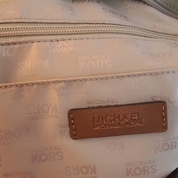 Michael Kors purse - Picture 3 of 5